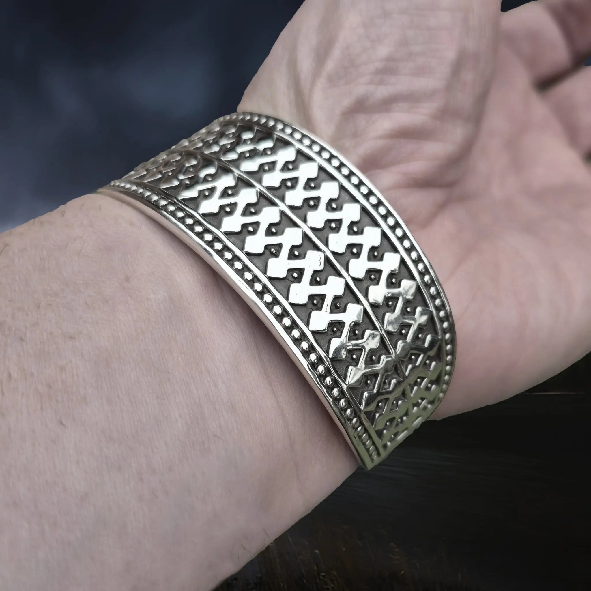Silver Viking Bracelet / Arm Ring Replica From Anglesey with 1 Dot Design on Reverse Wrist