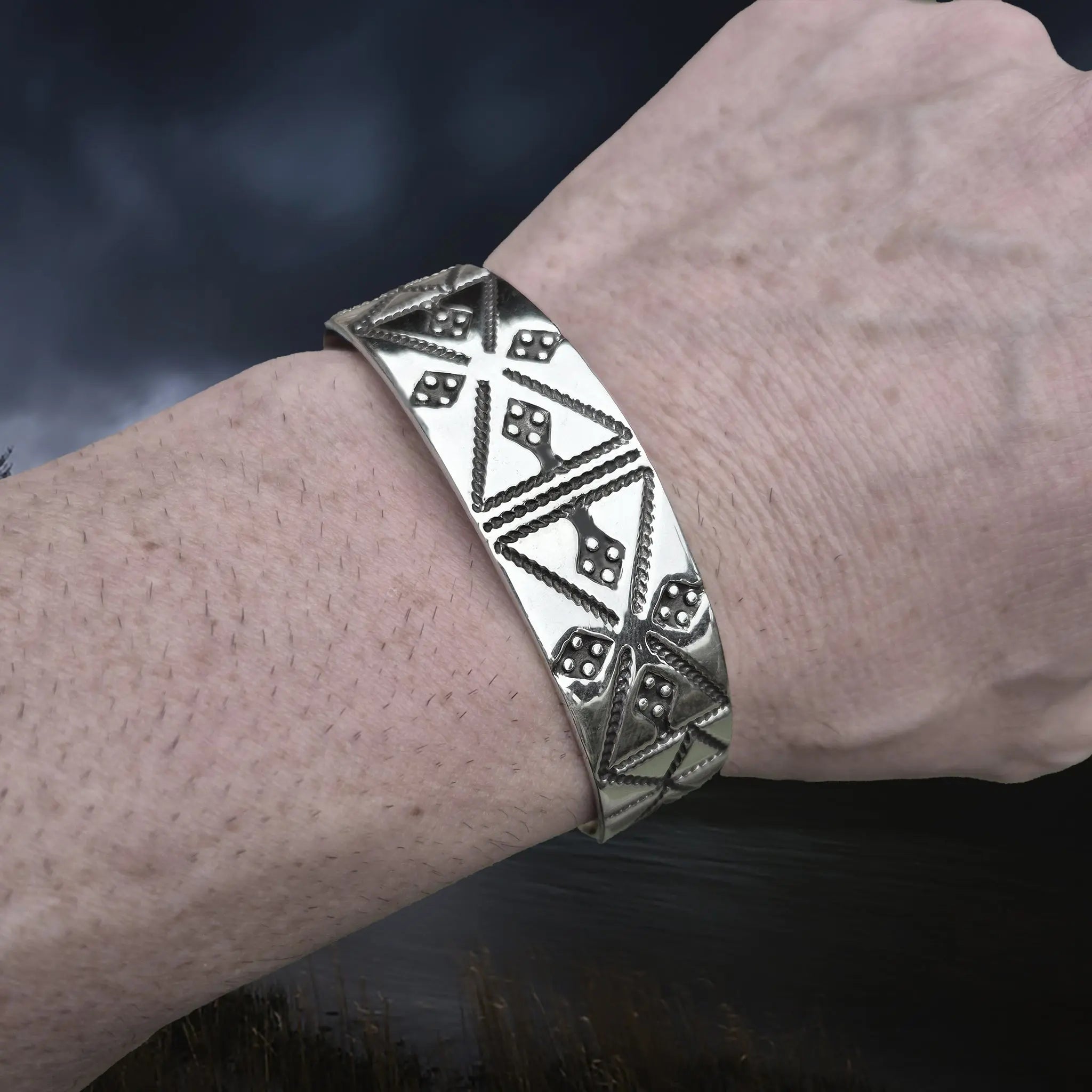 Silver Viking Bracelet / Arm Ring Replica From Anglesey with 4 Dot Design on Wrist